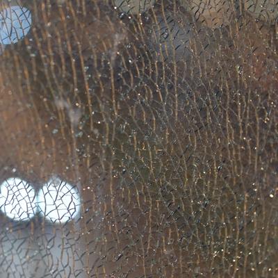 Машины и разбитое стекло